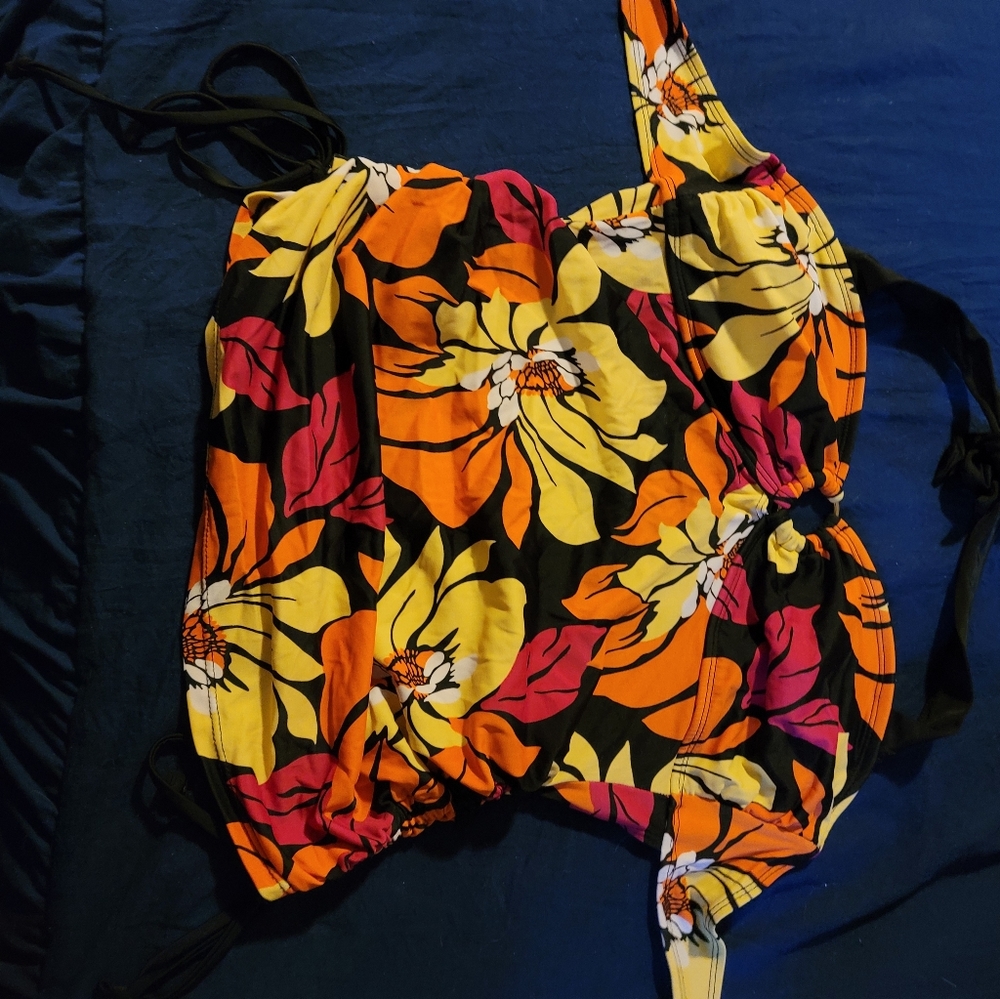 Bathing suit top